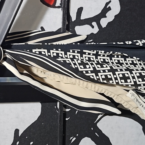 Abercrombie & Fitch Black and White One-Shoulder Maxi Dress - Picture 4 of 15